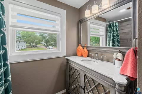 Bath - 1501 E Sylvan Cir, Brandon, SD 57005 photo 7 of 7