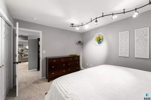 Bedroom - 1501 E Sylvan Cir, Brandon, SD 57005 photo 5 of 7