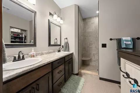 Bath - 8209 E Willow Leaf St, Sioux Falls, SD 57110 photo 2 of 5