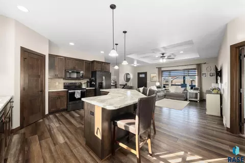 Kitchen - 8209 E Willow Leaf St, Sioux Falls, SD 57110 photo 5 of 6