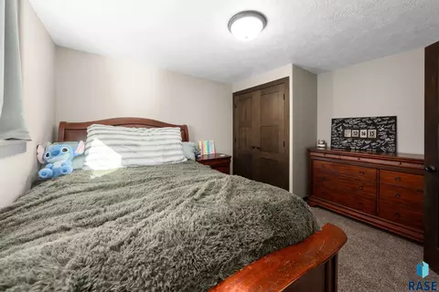 Bedroom - 8209 E Willow Leaf St, Sioux Falls, SD 57110 photo 6 of 9