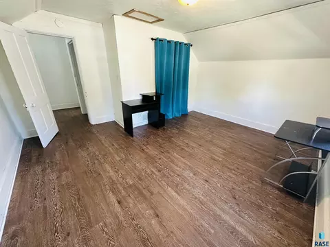 Bedroom - 109 NE 4th St, Madison, SD 57042 photo 6 of 8