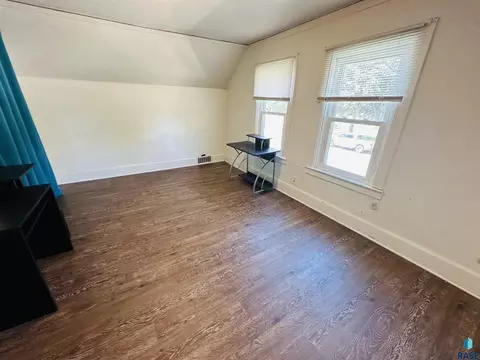Bedroom - 109 NE 4th St, Madison, SD 57042 photo 5 of 8