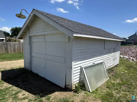 Other - 109 NE 4th St, Madison, SD 57042 photo 6 of 8