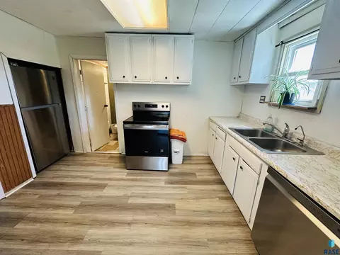Kitchen - 109 NE 4th St, Madison, SD 57042 photo 1 of 2