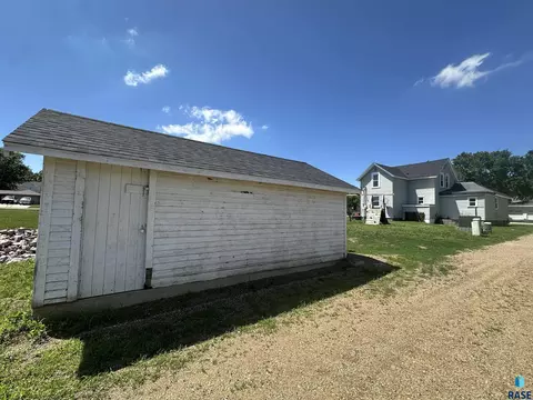 Exterior - 109 NE 4th St, Madison, SD 57042 photo 5 of 5