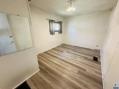 Bedroom - 109 NE 4th St, Madison, SD 57042 photo 3 of 8