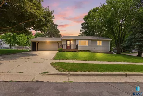 4512 S Drexel Dr, Sioux Falls, SD 57106