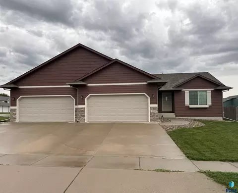 2913 S Grinnell Ave, Sioux Falls, SD 57106