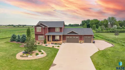 27186 Willow View Cir, Harrisburg, SD 57032