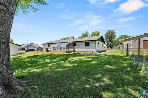 Exterior - W 1st St, Worthing, SD 57077 photo 8 of 9