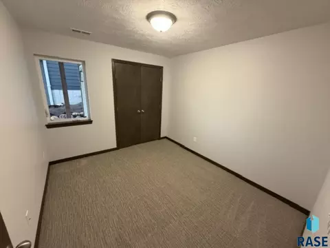 3601 S Heather Ave, Sioux Falls, SD 57106 photo 9