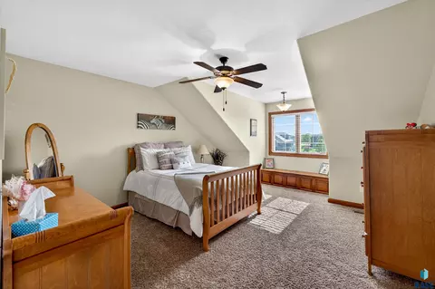 Bedroom - 27257 Regal Ct, Sioux Falls, SD 57108 photo 3 of 12