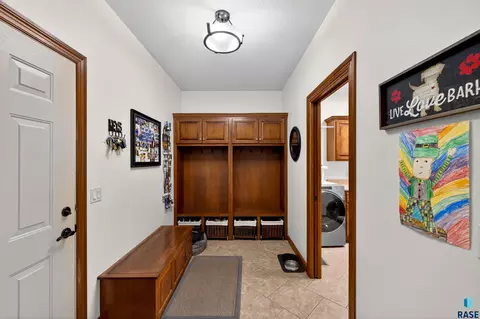 Entry Way - 27257 Regal Ct, Sioux Falls, SD 57108 photo 11 of 11