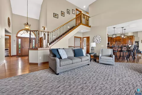 Entry Way - 27257 Regal Ct, Sioux Falls, SD 57108 photo 3 of 11