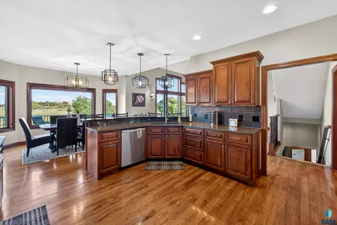 Kitchen - 27257 Regal Ct, Sioux Falls, SD 57108 photo 6 of 8