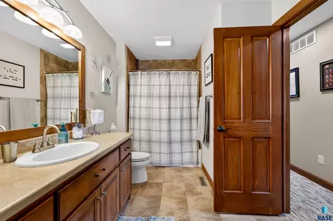 Bath - 27257 Regal Ct, Sioux Falls, SD 57108 photo 7 of 8