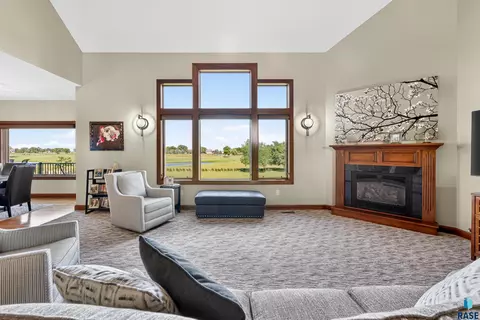 Living - 27257 Regal Ct, Sioux Falls, SD 57108 photo 4 of 10