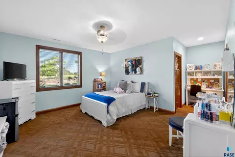 Bedroom - 27257 Regal Ct, Sioux Falls, SD 57108 photo 9 of 12