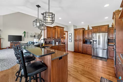 Kitchen - 27257 Regal Ct, Sioux Falls, SD 57108 photo 3 of 8