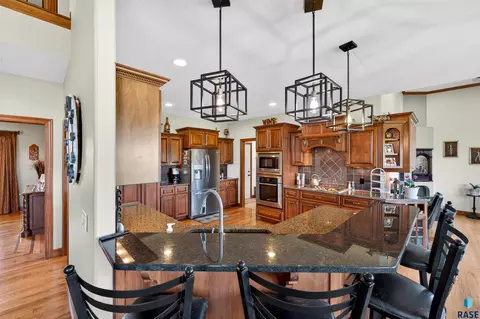 Kitchen - 27257 Regal Ct, Sioux Falls, SD 57108 photo 2 of 8
