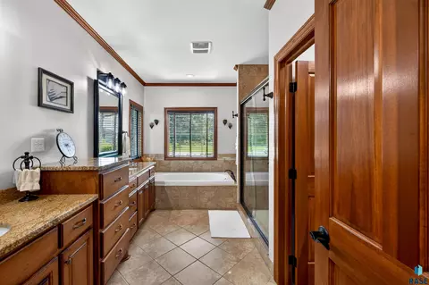 Bath - 27257 Regal Ct, Sioux Falls, SD 57108 photo 2 of 8