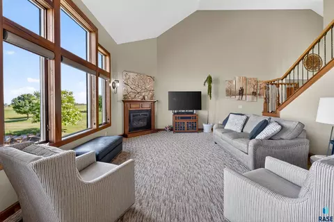 Living - 27257 Regal Ct, Sioux Falls, SD 57108 photo 3 of 10