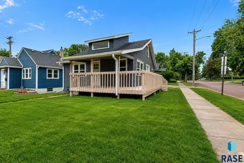 823 W 22nd St, Sioux Falls, SD 57105