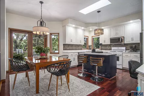 10 E Big Sky Pl, Sioux Falls, SD 57110 photo 4