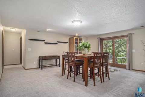 10 E Big Sky Pl, Sioux Falls, SD 57110 photo 15