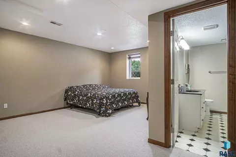 10 E Big Sky Pl, Sioux Falls, SD 57110 photo 17