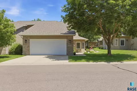 7214 S Witzke Pl, Sioux Falls, SD 57108