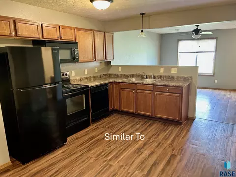 300 Arianna Pl, Tea, SD 57064 photo 8