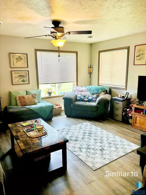 Living - 301 Arianna Pl, Tea, SD 57064 photo 2 of 4