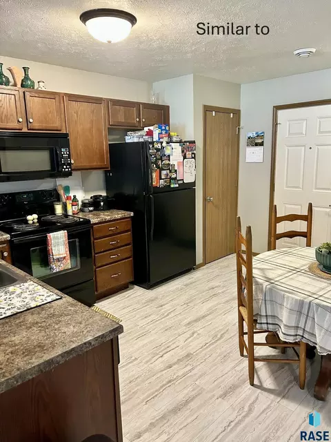Kitchen - 301 Arianna Pl, Tea, SD 57064 photo 2 of 5