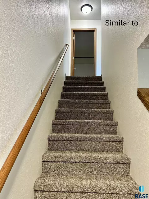 Entry Way - 330 Arianna Pl, Tea, SD 57064 photo 2 of 2