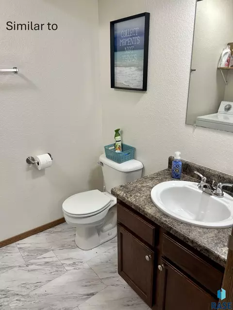 Bath - 335 Arianna Pl, Tea, SD 57064 photo 2 of 6