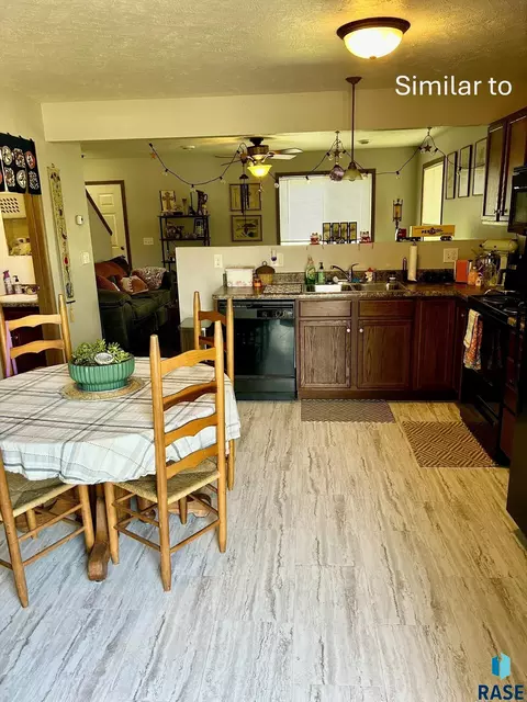 Kitchen - 335 Arianna Pl, Tea, SD 57064 photo 3 of 5