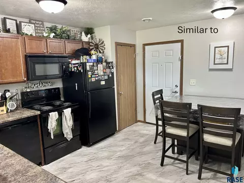 Kitchen - 335 Arianna Pl, Tea, SD 57064 photo 1 of 5