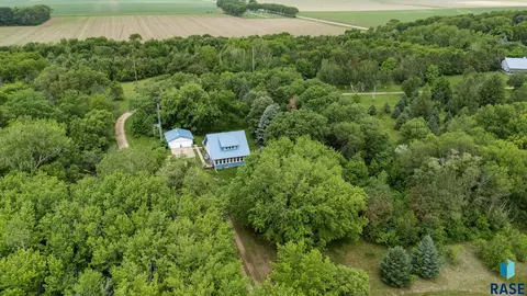 47553 319th St, Elk Point, SD 57025