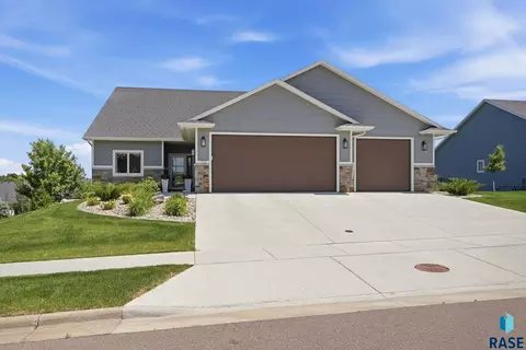 112 N Piper Dr, Sioux Falls, SD 57110