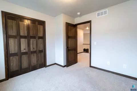 Bedroom - 2504 E Copalis Pl, Sioux Falls, SD 57108 photo 2 of 7