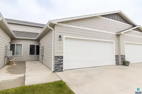 2504 E Copalis Pl, Sioux Falls, SD 57108