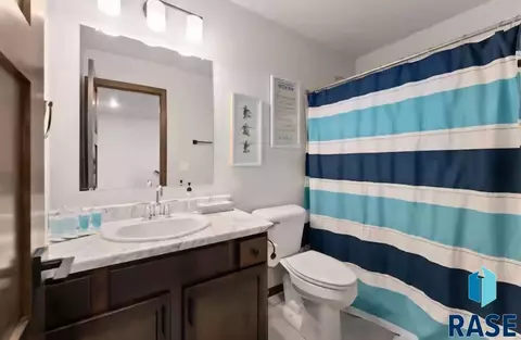 Bath - 2504 E Copalis Pl, Sioux Falls, SD 57108 photo 2 of 2