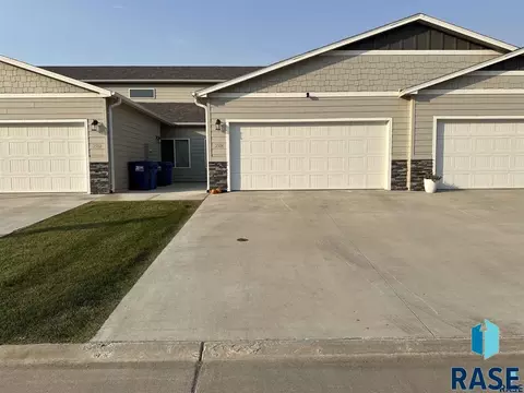 2504 E Copalis Pl, Sioux Falls, SD 57108