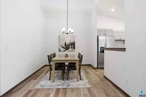 Dining - 5704 E Marley Pl, Sioux Falls, SD 57108 photo 2 of 3