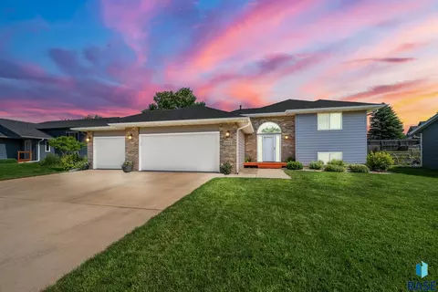 6612 W 61st St, Sioux Falls, SD 57106