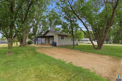 401 W Jefferson Ave, Salem, SD 57058