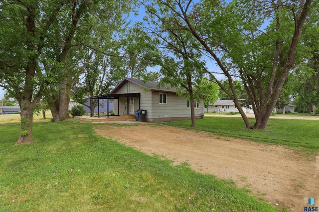 401 W Jefferson Ave, Salem, SD 57058