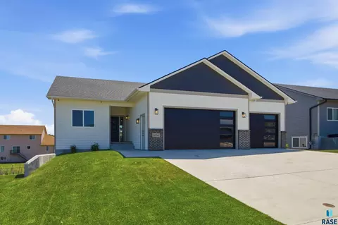1006 N Archer Dr, Sioux Falls, SD 57103